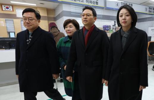 오세훈 때리는 與에...野 김민석 고발로 맞대응 관권선거 개입   