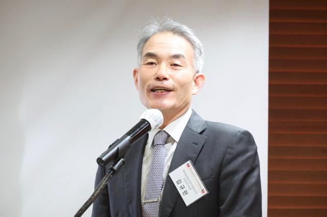 19일 서울 중구 프레스센터의 서울 외신기자클럽에서 열린 2025 한일경제포럼에서 김규판 대외경제정책연구원 선임연구위원이 기조강연을 하고있다AJP 한준구