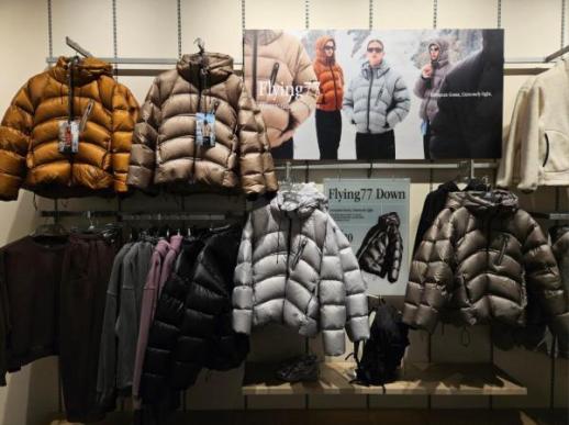 [르포] 스파오·뉴발란스 매장은 평소대로...물류는 비상 체제