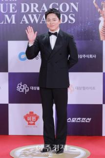 [포토] 청룡영화상 레드카펫 밟는 조정석