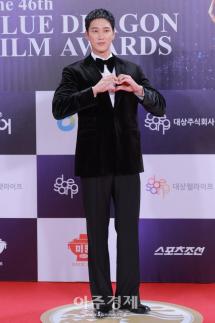 [포토] 청룡영화상 레드카펫 밟는 안보현