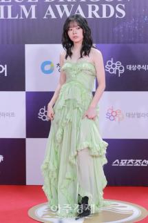 [포토] 청룡영화상 레드카펫 밟는 이재인