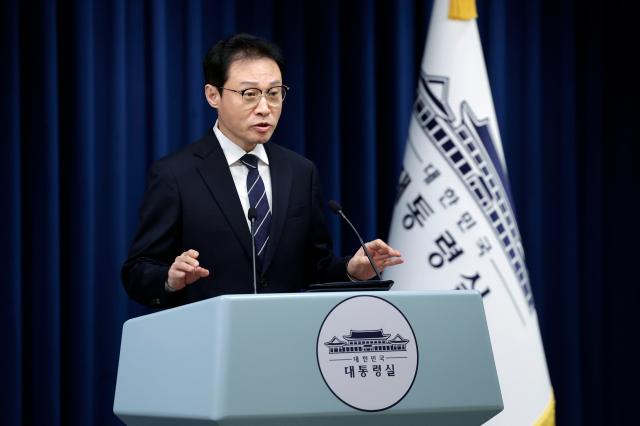 이규연 대통령실 홍보소통수석이 지난달 17일 용산 대통령실에서 동남아 불법 구인 광고 긴급 삭제 관련 브리핑을 하고 있다 사진연합뉴스