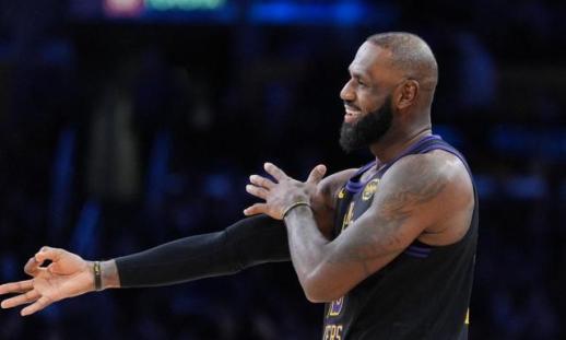 [주목! 이 선수] 돌아온 킹 르브론 건재…NBA 최초 3父子팀 나오나