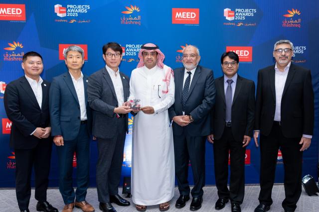 삼성EA APOC 프로젝트 관계자들이 기념촬영을 하고 있다 사진삼성EA