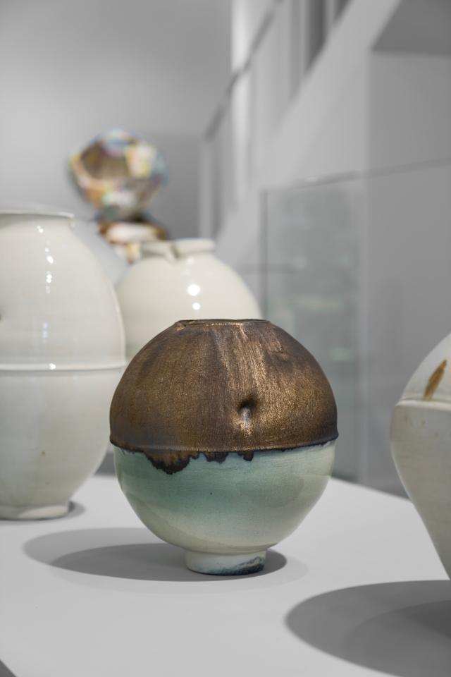 이헌정 김주리 김대운 단체전 《Irreverent Forms》 설치전경 글래드스톤 서울 2025

© Hun-Chung Lee Juree Kim Dan Kim

Courtesy of the artists and Gladstone

사진 전병철