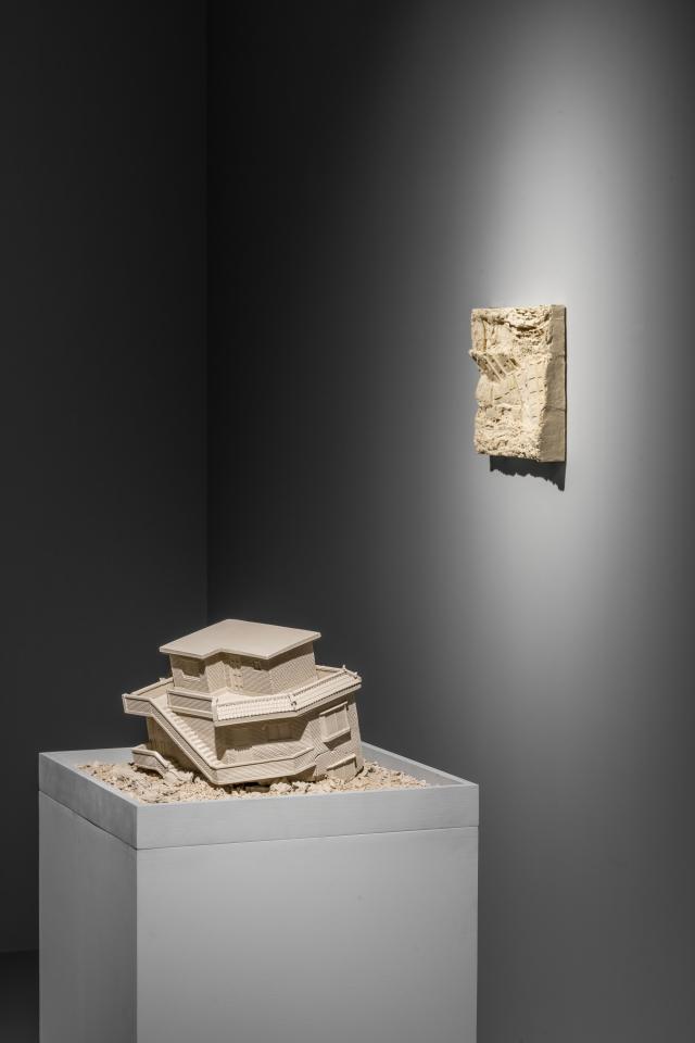 이헌정 김주리 김대운 단체전 《Irreverent Forms》 설치전경 글래드스톤 서울 2025

© Hun-Chung Lee Juree Kim Dan Kim

Courtesy of the artists and Gladstone

사진 전병철