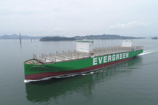 サムスン重工業、1兆9000億ウォン規模のコンテナ運搬船7隻を受注