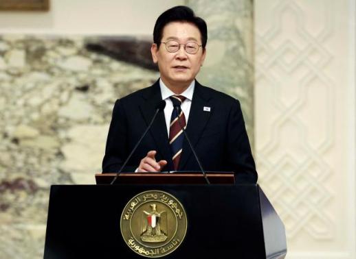 李 김영삼, 민주주의·시장경제 두 축 기틀 세워…대도무문 말씀 새길 것