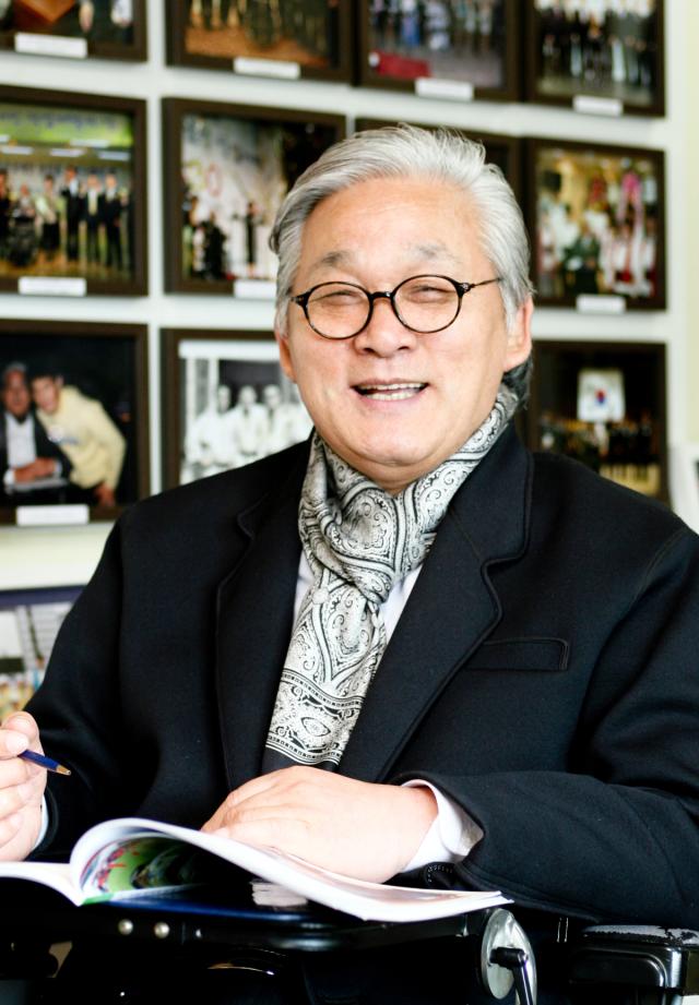 정덕환 씨는 40여 년에 걸쳐 장애인의 사회참여를 확대하며 자립 중심의 ‘생산적 복지’ 모델 구축에 힘써왔다 사진HD현대1나눔재단