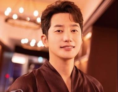 俳優パク・シフが既婚男性に女性紹介して家庭破綻?..「明白な虚偽事実・告訴状受付」