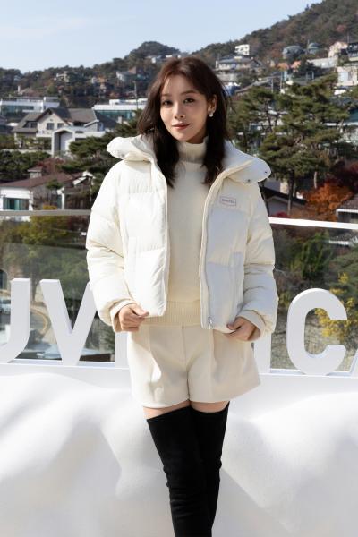 듀베티카DUVETICA 25 윈터 프레젠테이션 사진듀베티카