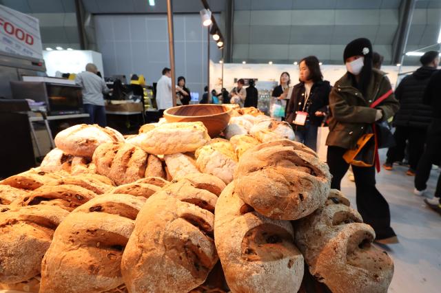 Breads stack up at Cafe Show 2025 held at COEX in southern Seoul Nov 20 2025 AJP Han Jun-gu