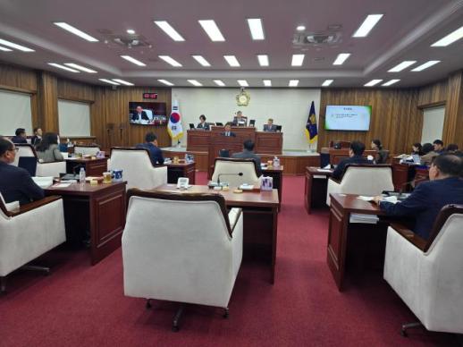 무안군의회 , 군정질의 뜨거운 열기 속 현안 집중 점검