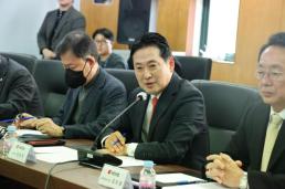 끝나지 않는 김현지 논란…여야, 대통령실 국감 앞두고 운영위서 공방