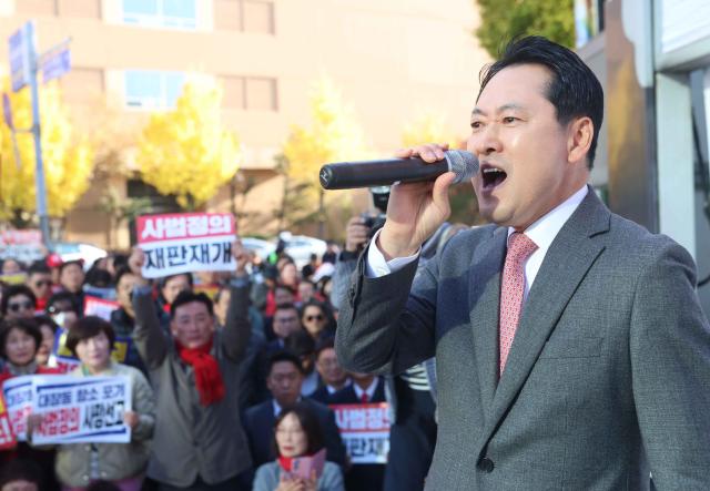 장동혁 국민의힘 대표가 23일 오후 경남 창원시 성산구 중앙동에서 열린 민생회복 법치수호 국민대회에 참석해 발언하고 있다 사진연합뉴스
