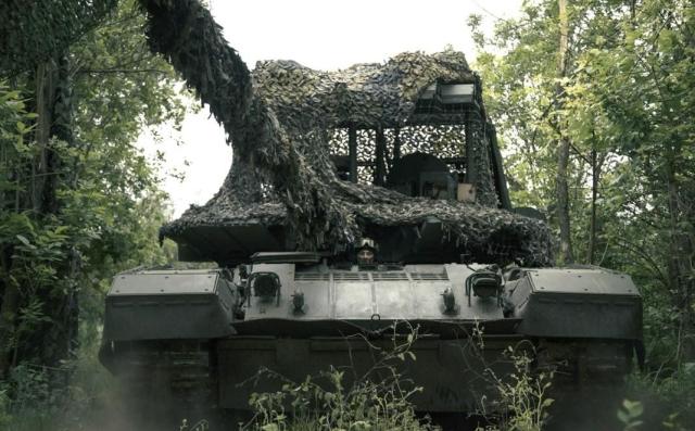 우크라이나 전선의 러시아군 전차 사진AP·러시아 국방부·연합뉴스