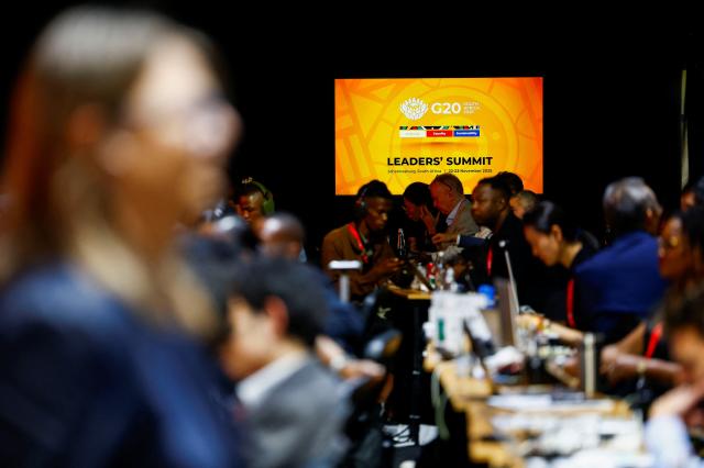 사람들이 2025년 11월 23일 남아프리카공화국 요하네스버그에서 열린 G20 정상회의에 참석하고 있습니다 사진로이터토마스 무코야