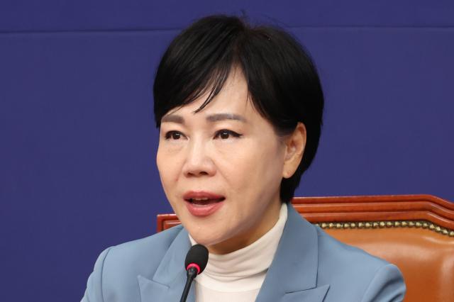 전현희 더불어민주당 수석최고위원이 23일 서울 여의도 국회에서 내란 재판 등 현안 관련 기자간담회를 하고 있다사진연합뉴스