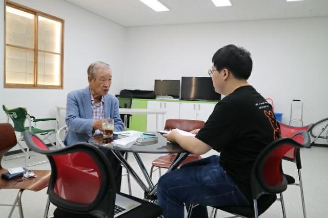 사진 김호이 기자 인터뷰 장면

