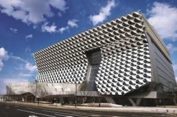 누리호, 10시 42분 발사대 도착…기립 준비