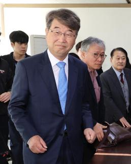 경사노위·민주노총 첫 공식 상견례…단절 26년 깨는 복원 신호