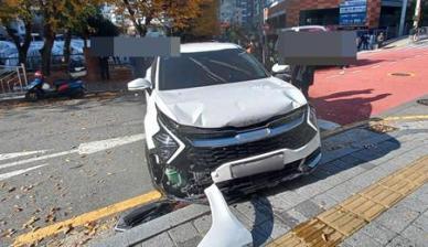 부산 우암동서 유턴 차량이 모녀 치어…초등생 딸 숨지고 엄마 중상