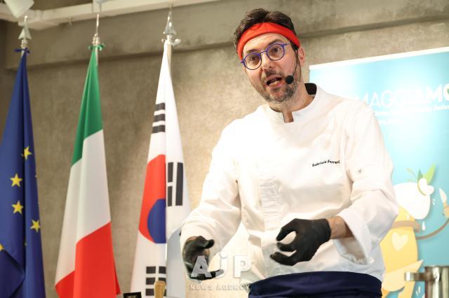 PHOTOS: Successful Italian FORMAGGIAMO! Event with Masterclass by Chef Fabri