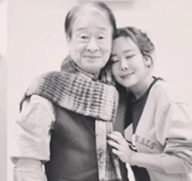 고故 이순재왼쪽와 소유진 사진소유진 SNS