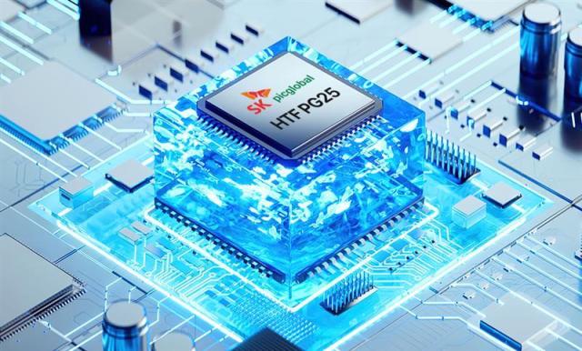 SK피아이씨글로벌이 출시한 AI 데이터센터 전용 친환경 냉각액 ‘HTFHeat Transfer Fluid PG25’ 사진SK피아이씨글로벌