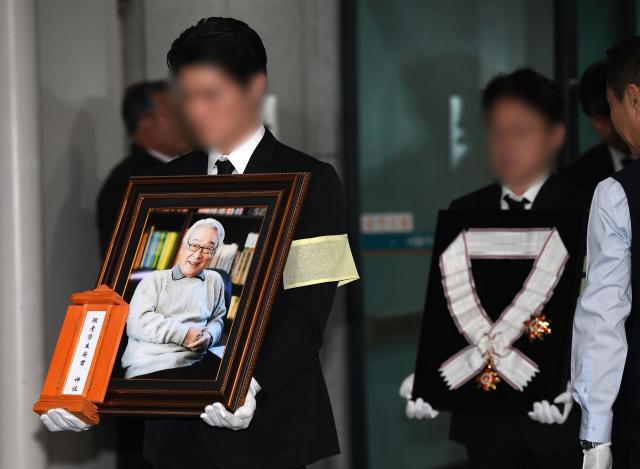 배우 이순재 발인사진연합뉴스