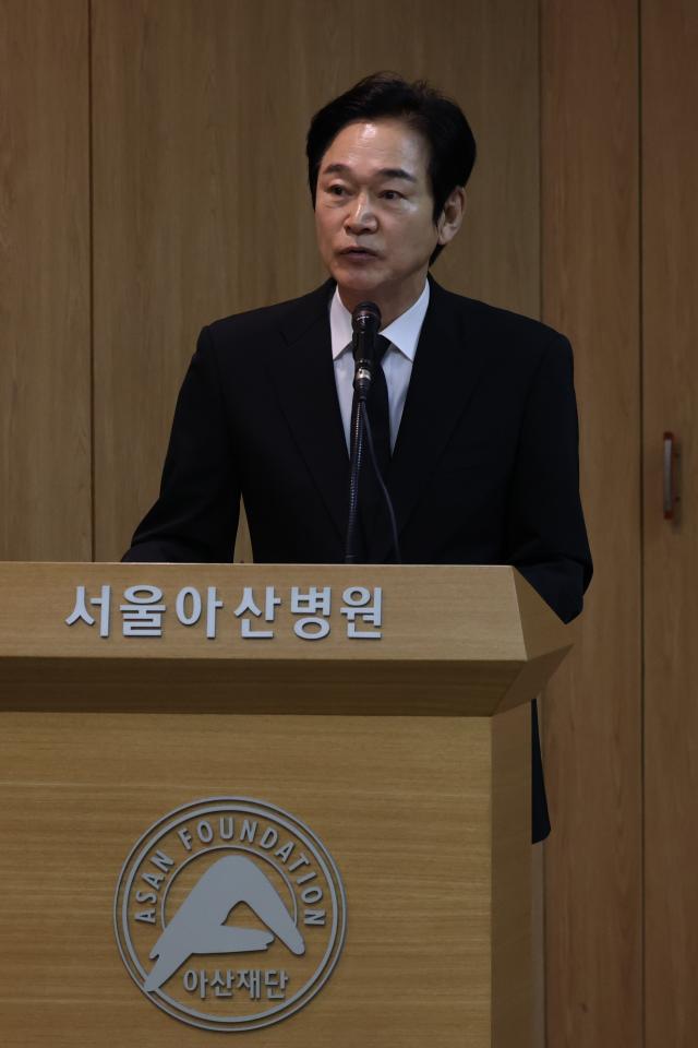 배우 이순재 영결식 사회보는 정보석  사진연합뉴스