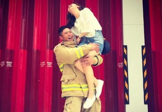 당신은 홍콩의 영웅…결혼 한 달 앞둔 소방관, 아파트 화재 현장서 순직