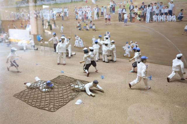 2025년 11월 26일 서울 종로 서울교육박물관에 전시된 미니어쳐 AJP Han Jun-gu