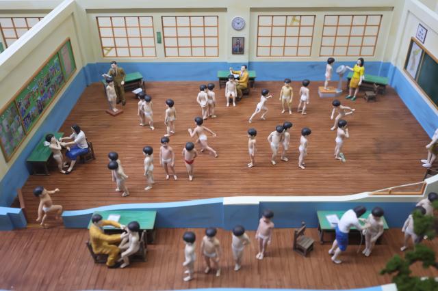 2025년 11월 26일 서울 종로 서울교육박물관에 전시된 미니어쳐 AJP Han Jun-gu