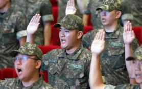 Samsung  scions naval commissioning reunites Lee family, including ex-wife