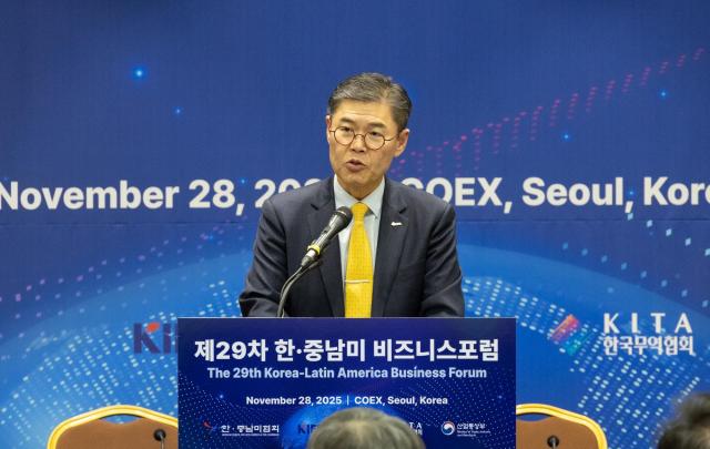 김기현 한국무역협회 국제협력본부장이 28일 제29차 한·중남미 비즈니스 포럼에서 인사말을 전하고 있다 사진한국무역협회