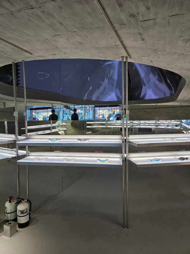 제품 전시뿐 아니라 방문객이 체험할 수 있는 다양한 공간이 마련돼 있다 사진블루엘리펀트