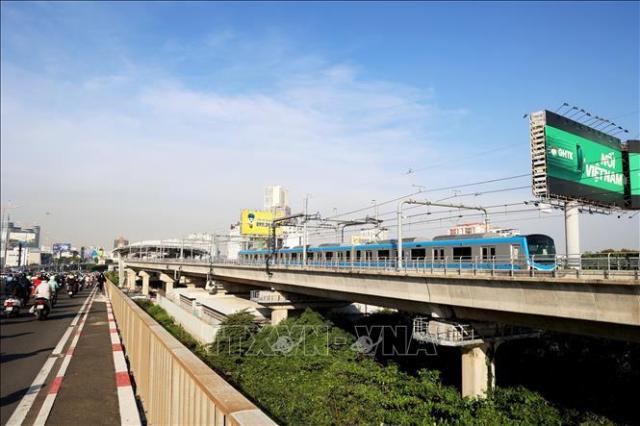 벤탄-수오이띠엔을 오가는 열차의 모습 사진베트남 통신사