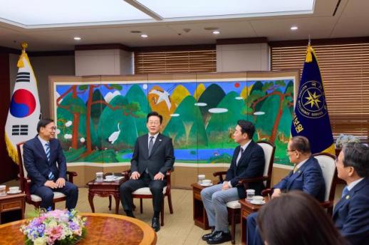 李 국정원 도매금 비난 다시 없어야…국가 눈·귀 자부심 가져 달라