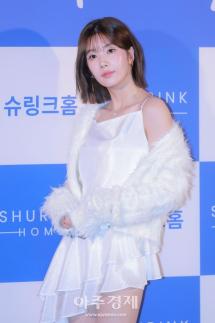 [포토] 권은비, 슈링크홈 리프투글로우 팝업스토어 오픈 기념 포토콜 참석