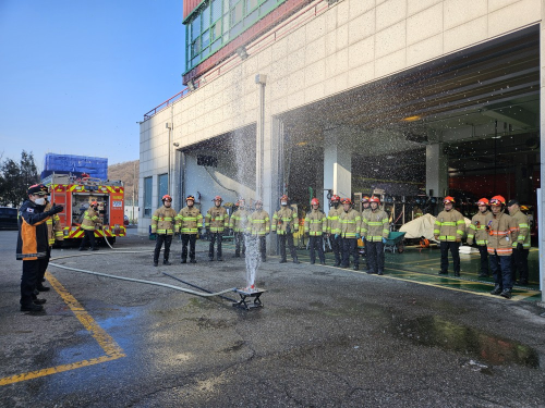 의왕소방, 전기차 화재 최신형 관통형방사장치로 신속 진압
