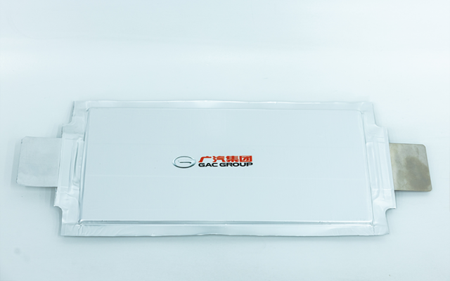 광저우자동차가 개발한 60Ah 대용량 전기차용 전고체 배터리 사진광저우자동차 홈페이지