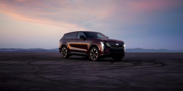 올해 국내 출시된 캐딜락 플래그십 전기 SUV 에스컬레이드IQ사진아주경제DB