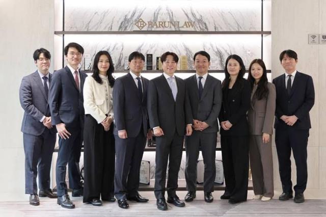 바른 게임엔터팀의 왼쪽부터박주현·김경연·심민선·최진혁·김태형팀장·박상오간사·조은주·이재은·오세준 변호사 사진법무법인 바른