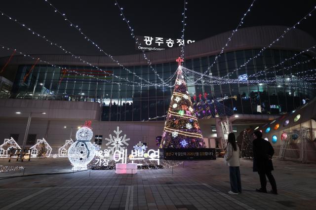 PHOTOS: A walk shaped by trains (Gwangju) -1- 