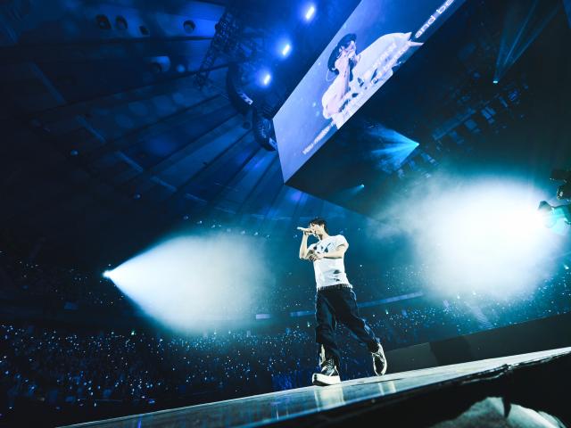 가수 우즈 콘서틑 사진이담