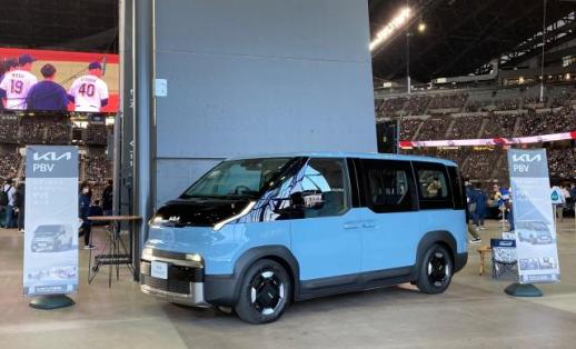 기아, 한일 드림 플레이어즈 게임서 PV5 전시