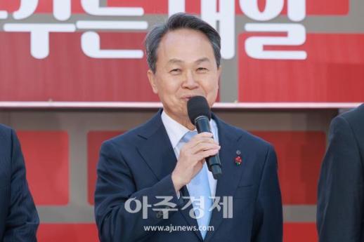 [포토] 인사말 하는 ​​​​​​​진옥동 신한금융그룹 회장