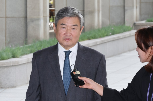 12·3 비상계엄 전후 상황 전반에 관여한 혐의를 받는 조태용 전 국정원장이 지난 10월 17일 서울 서초구 서울고검에 마련된 내란 특검팀 사무실에 피의자 신분으로 출석하고 있다 사진연합뉴스 